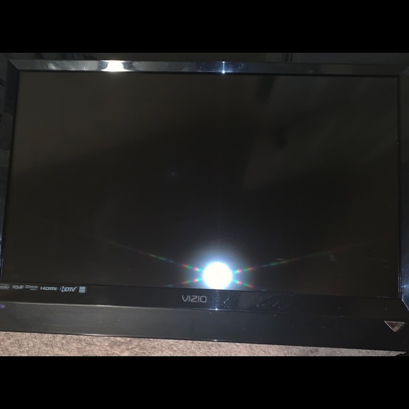 32inch Vizio T.V - Picture 1 of 1